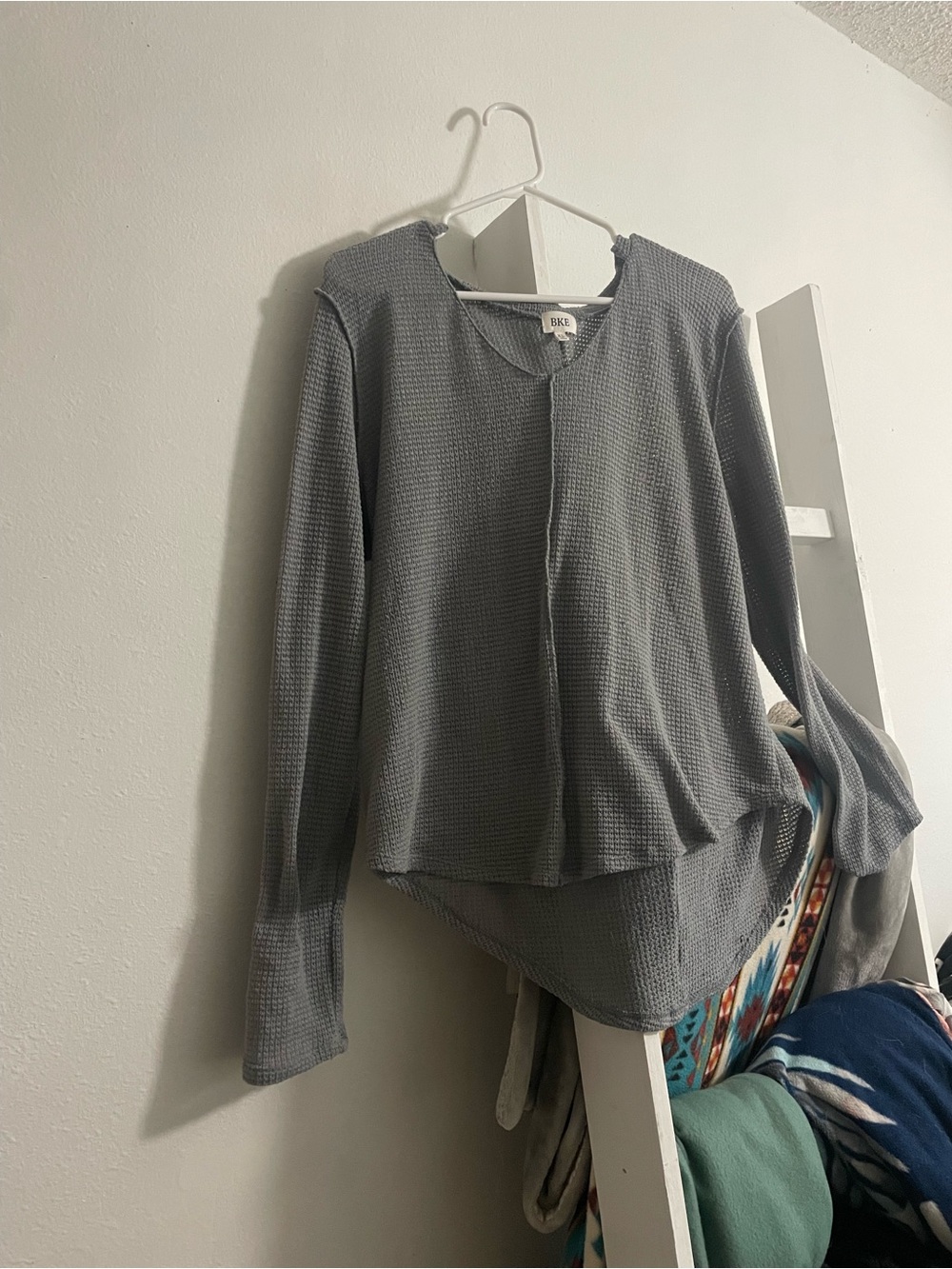 BKE Gray Waffle-Knit Scoop Neck Long Sleeve Top